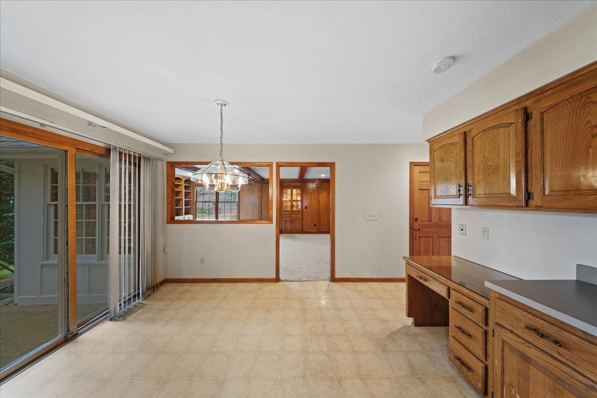 9509 W 116th Terrace, Overland Park, KS 66210