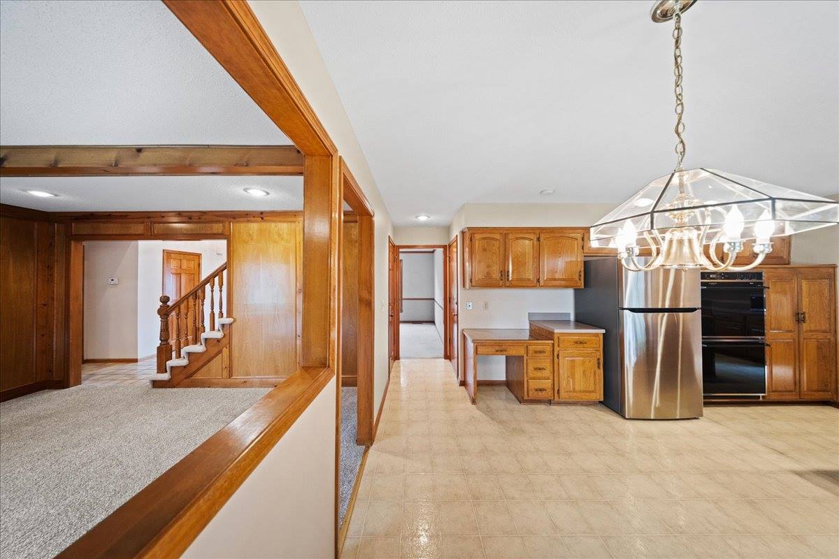 9509 W 116th Terrace, Overland Park, KS 66210