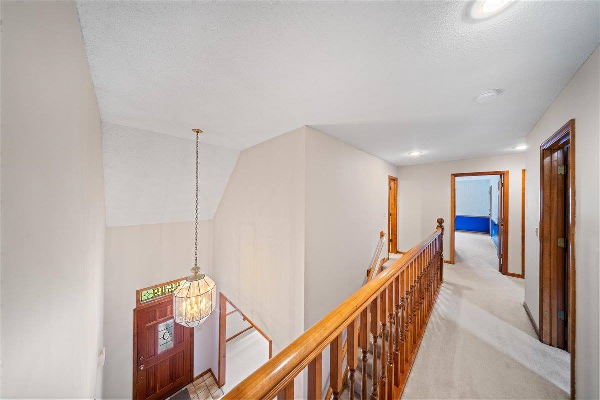 9509 W 116th Terrace, Overland Park, KS 66210