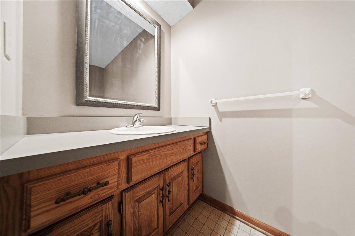 9509 W 116th Terrace, Overland Park, KS 66210