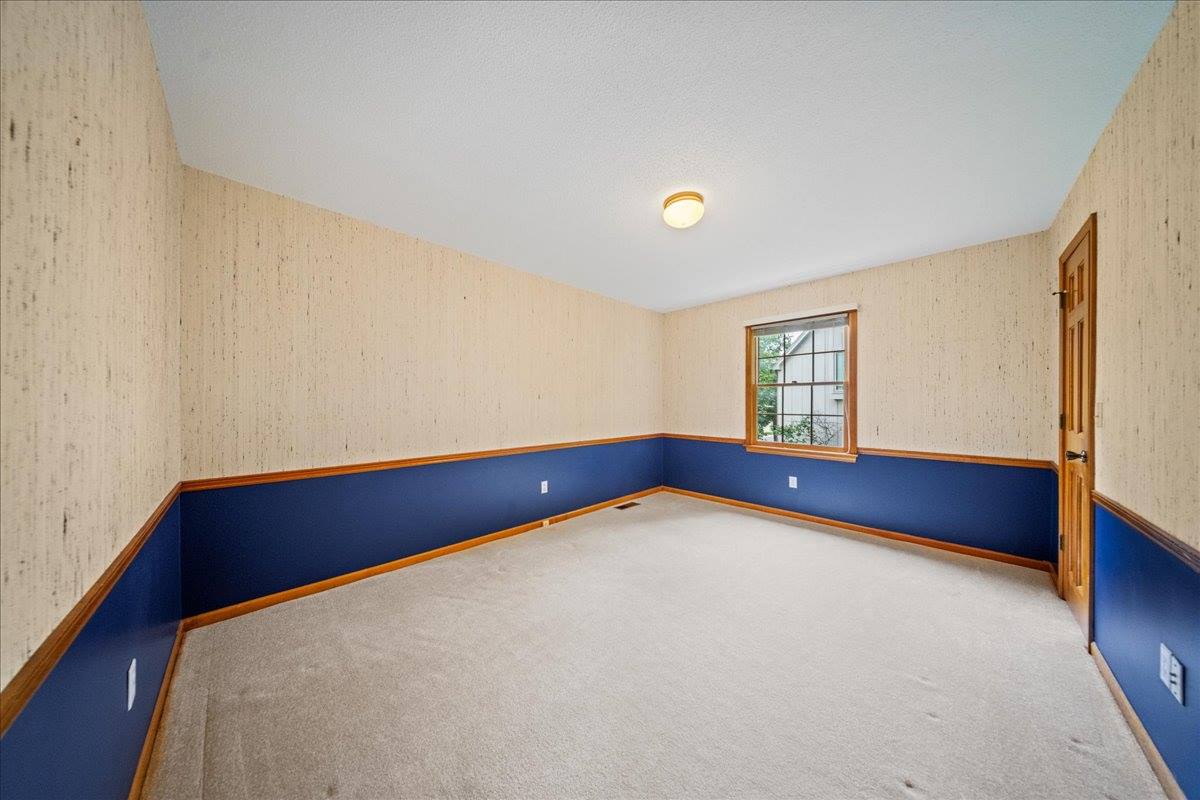 9509 W 116th Terrace, Overland Park, KS 66210