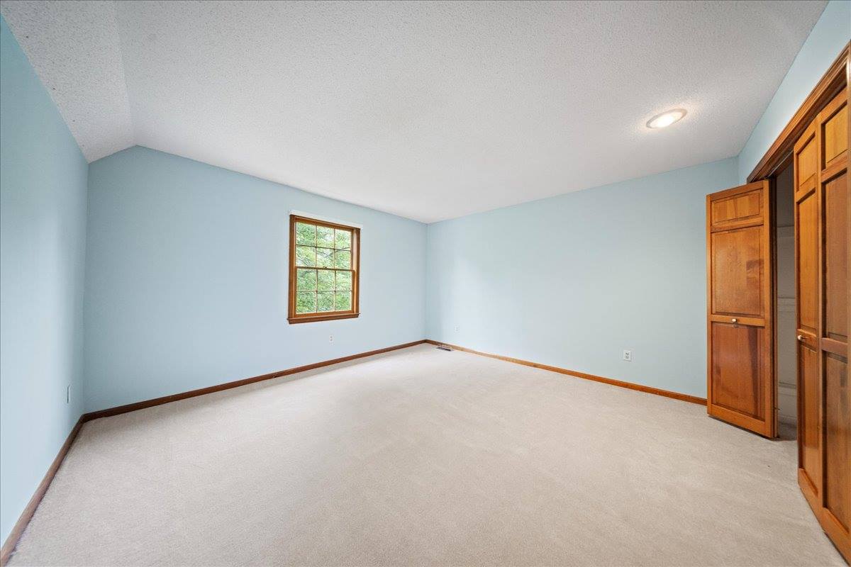 9509 W 116th Terrace, Overland Park, KS 66210