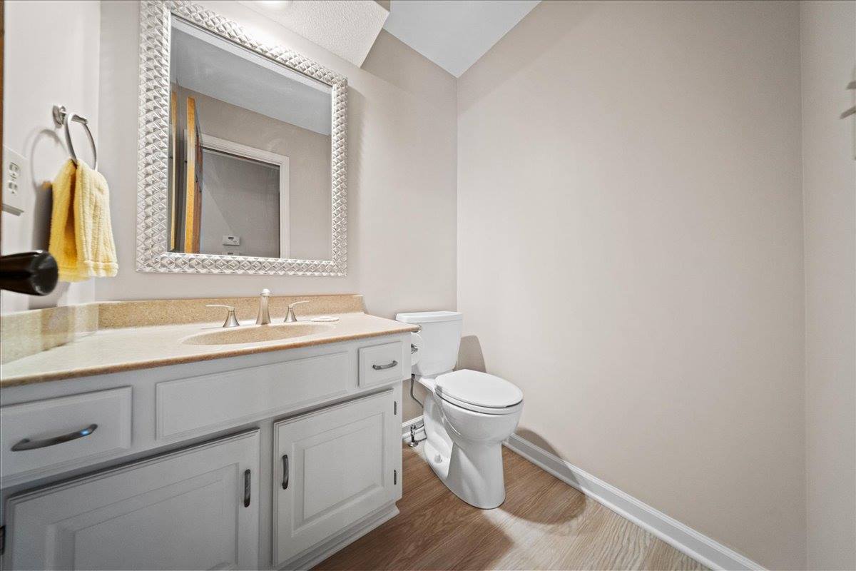 9509 W 116th Terrace, Overland Park, KS 66210