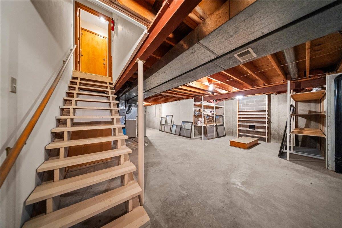 9509 W 116th Terrace, Overland Park, KS 66210