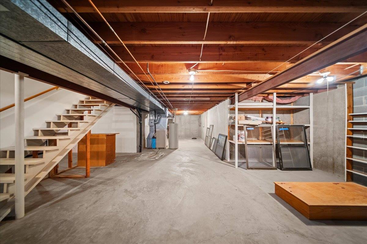 9509 W 116th Terrace, Overland Park, KS 66210