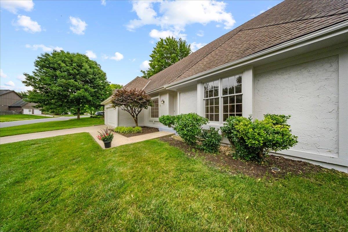 9509 W 116th Terrace, Overland Park, KS 66210