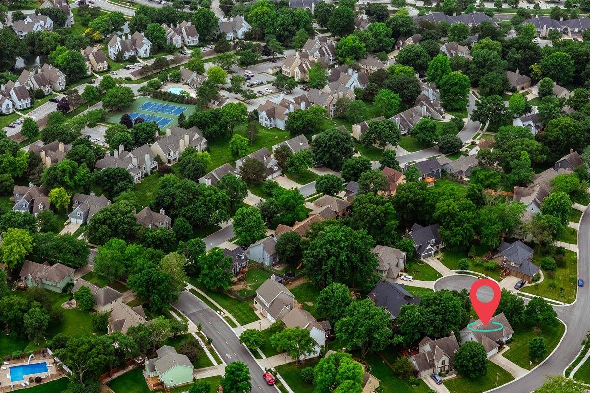 9509 W 116th Terrace, Overland Park, KS 66210