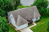 9509 W 116th Terrace, Overland Park, KS 66210