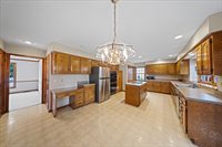 9509 W 116th Terrace, Overland Park, KS 66210