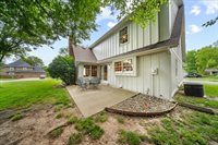 9509 W 116th Terrace, Overland Park, KS 66210