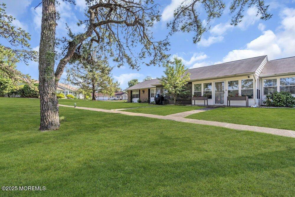 14B Yorkshire Court, Manchester, NJ 08759