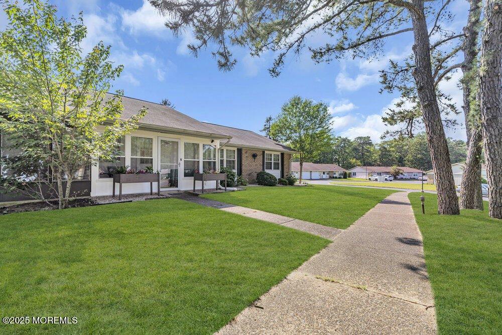 14B Yorkshire Court, Manchester, NJ 08759