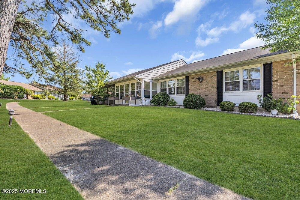 14B Yorkshire Court, Manchester, NJ 08759