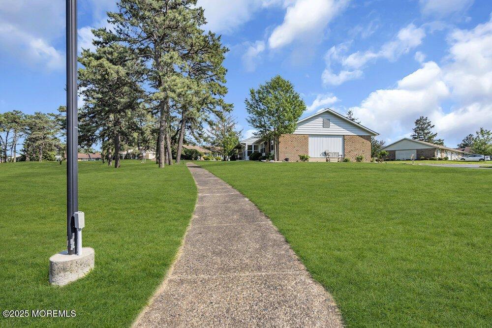 14B Yorkshire Court, Manchester, NJ 08759