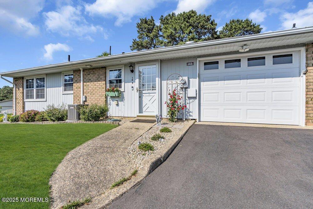 14B Yorkshire Court, Manchester, NJ 08759