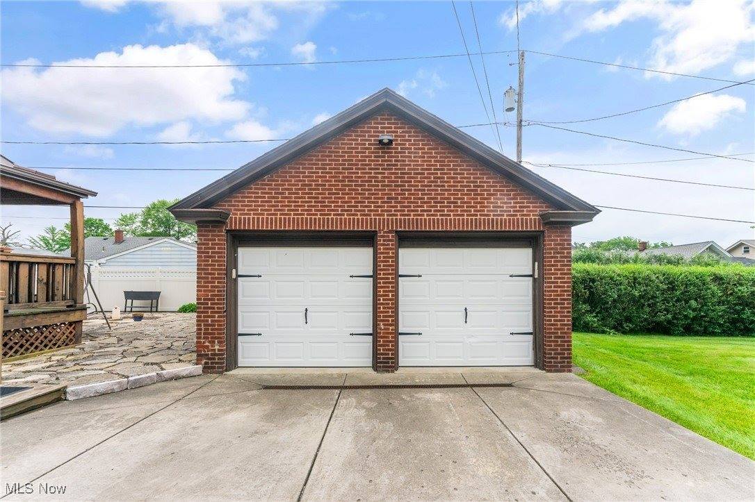 97 Overlook Boulevard, Struthers, OH 44471