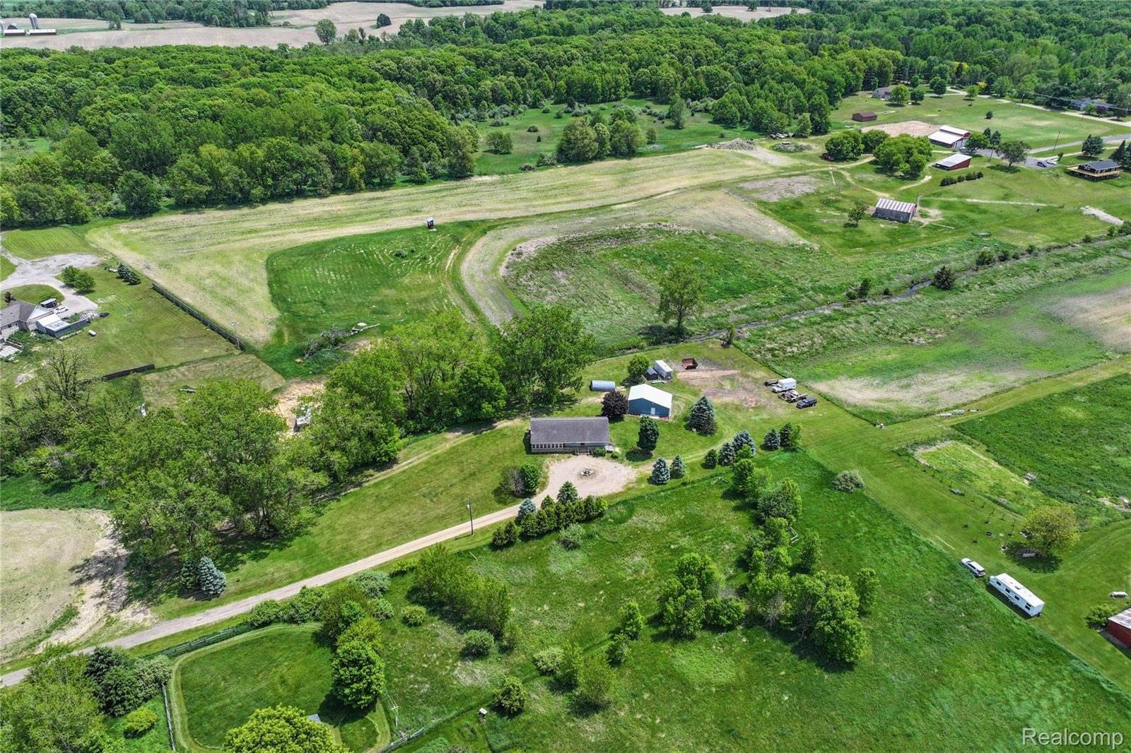 3749 Chase Lake Road, CohoctahTownship_Livingston, MI 48855