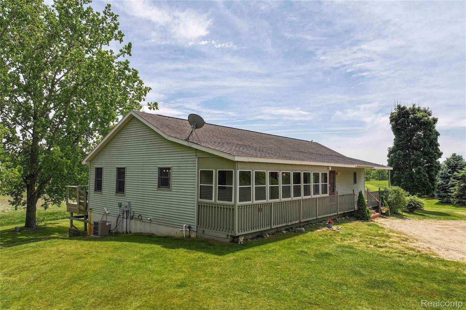 3749 Chase Lake Road, CohoctahTownship_Livingston, MI 48855