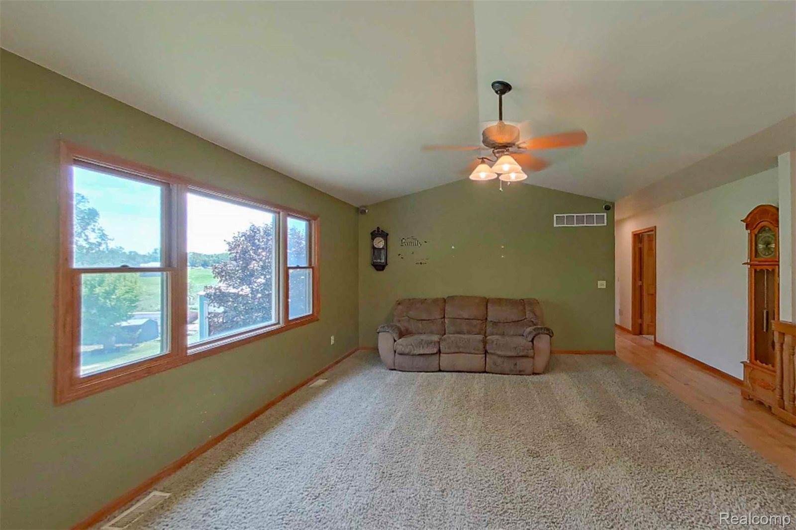 3749 Chase Lake Road, CohoctahTownship_Livingston, MI 48855