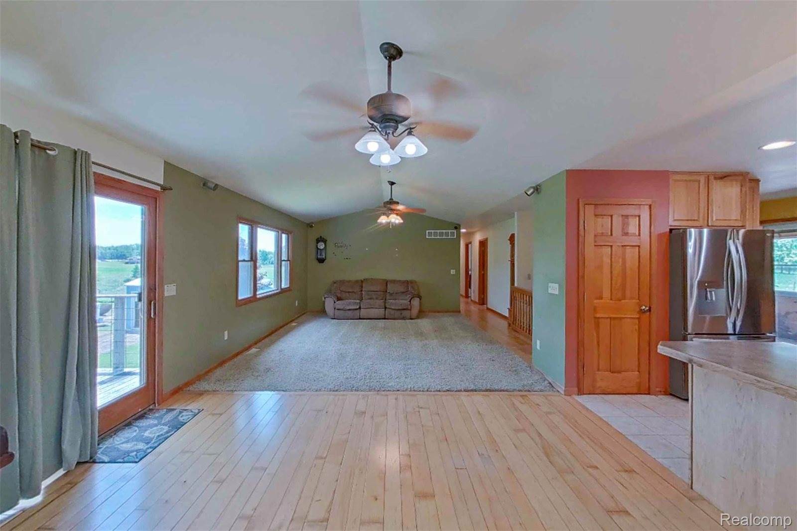 3749 Chase Lake Road, CohoctahTownship_Livingston, MI 48855