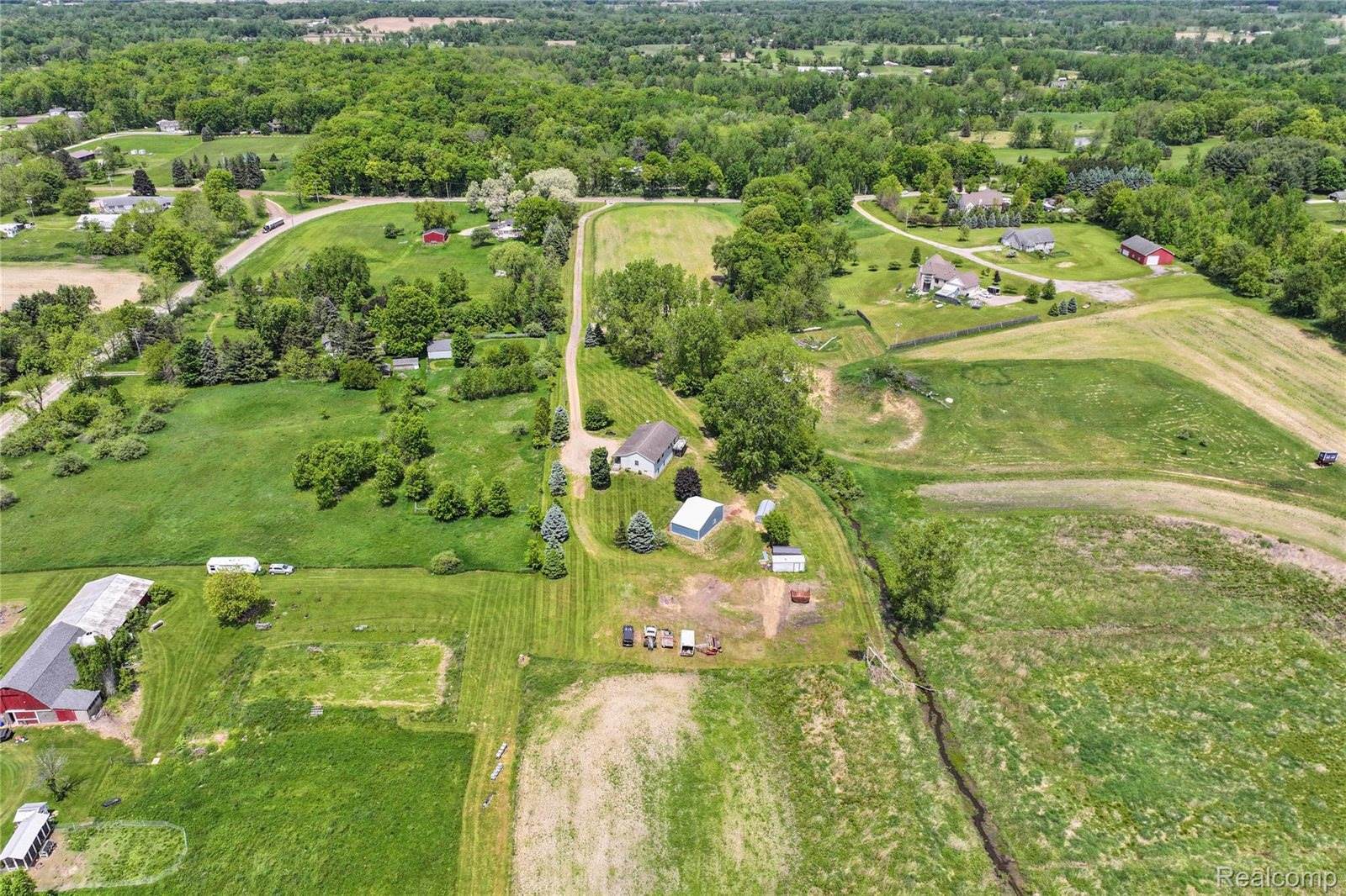 3749 Chase Lake Road, CohoctahTownship_Livingston, MI 48855