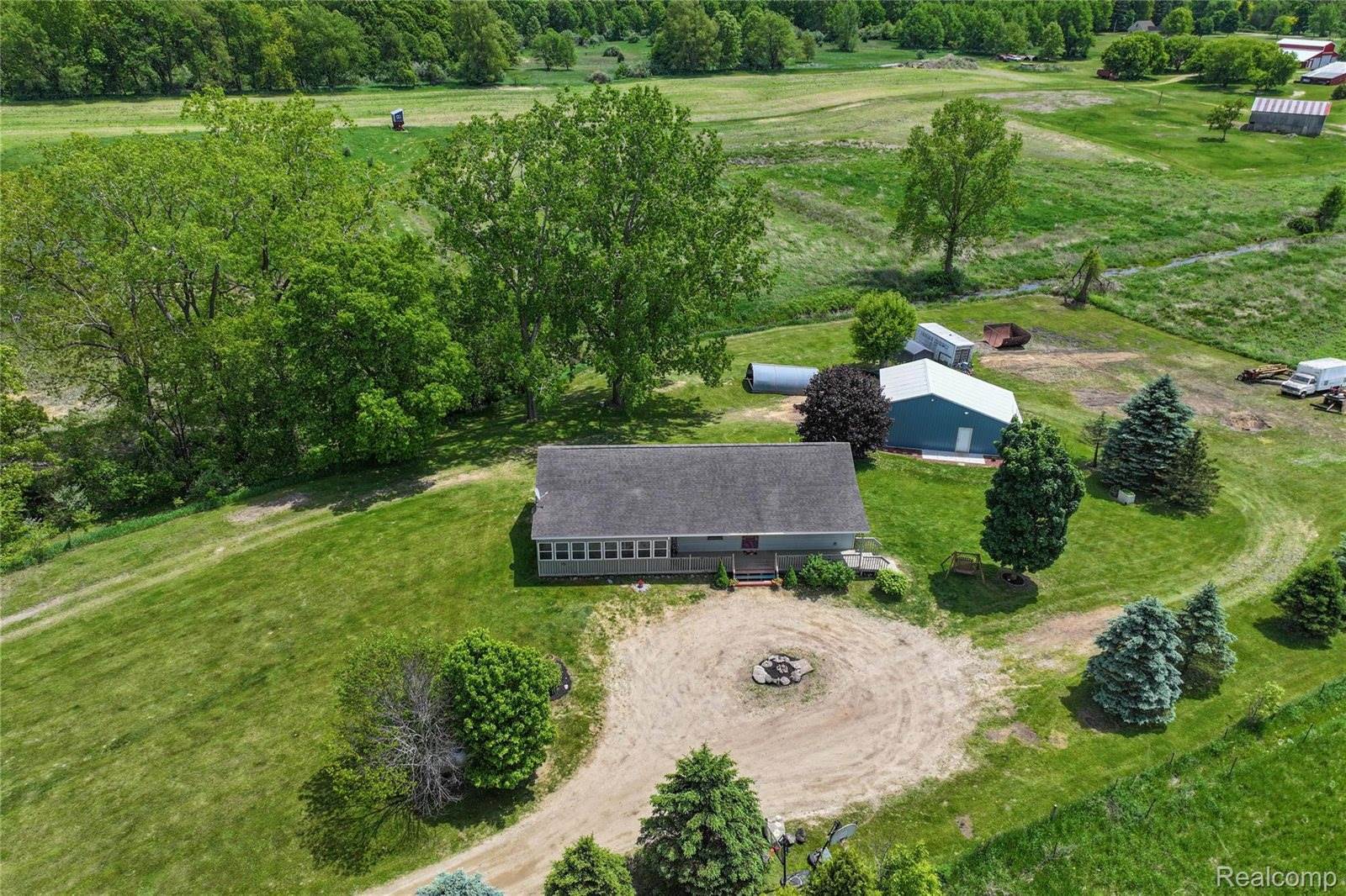 3749 Chase Lake Road, CohoctahTownship_Livingston, MI 48855