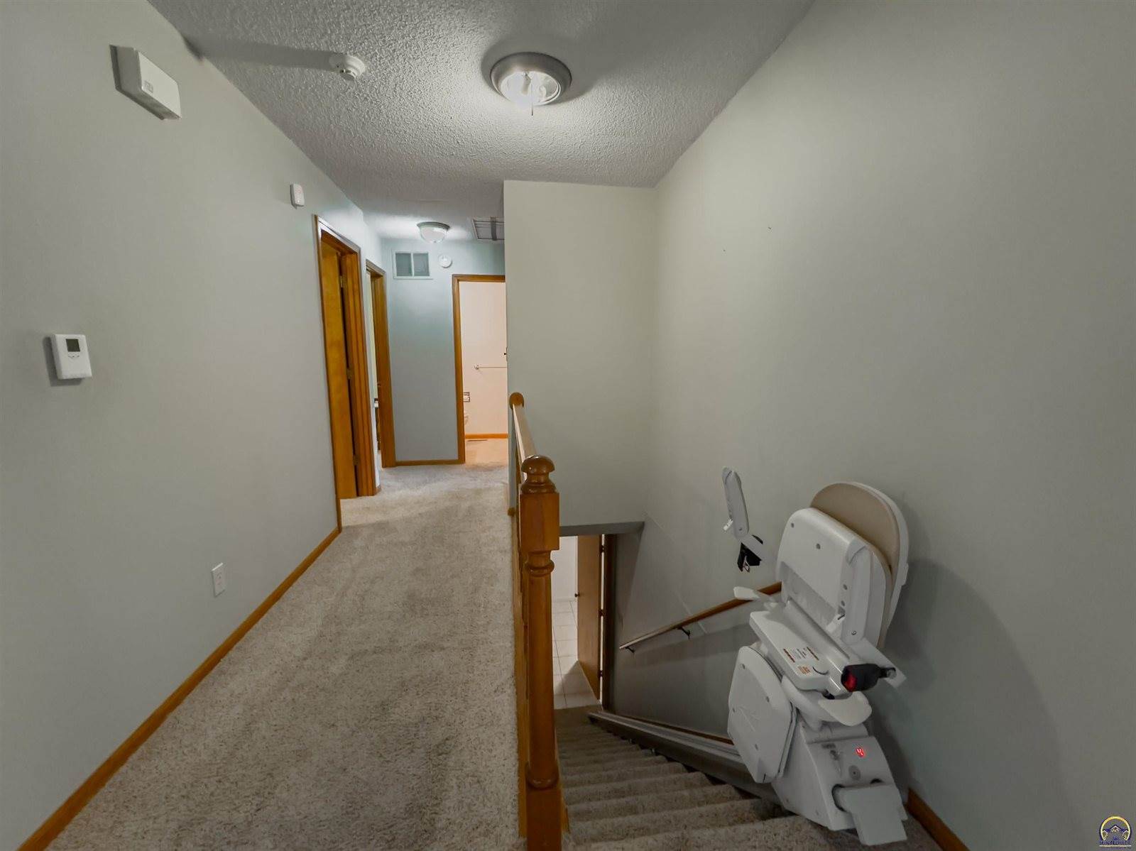 232 NE 60th St, Topeka, KS 66617