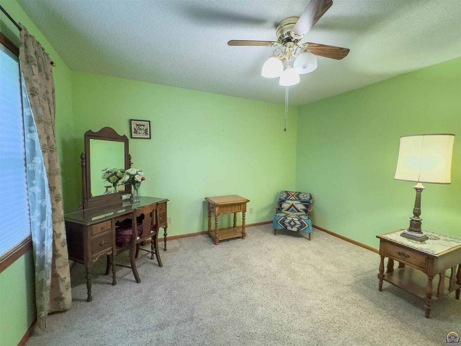 232 NE 60th St, Topeka, KS 66617