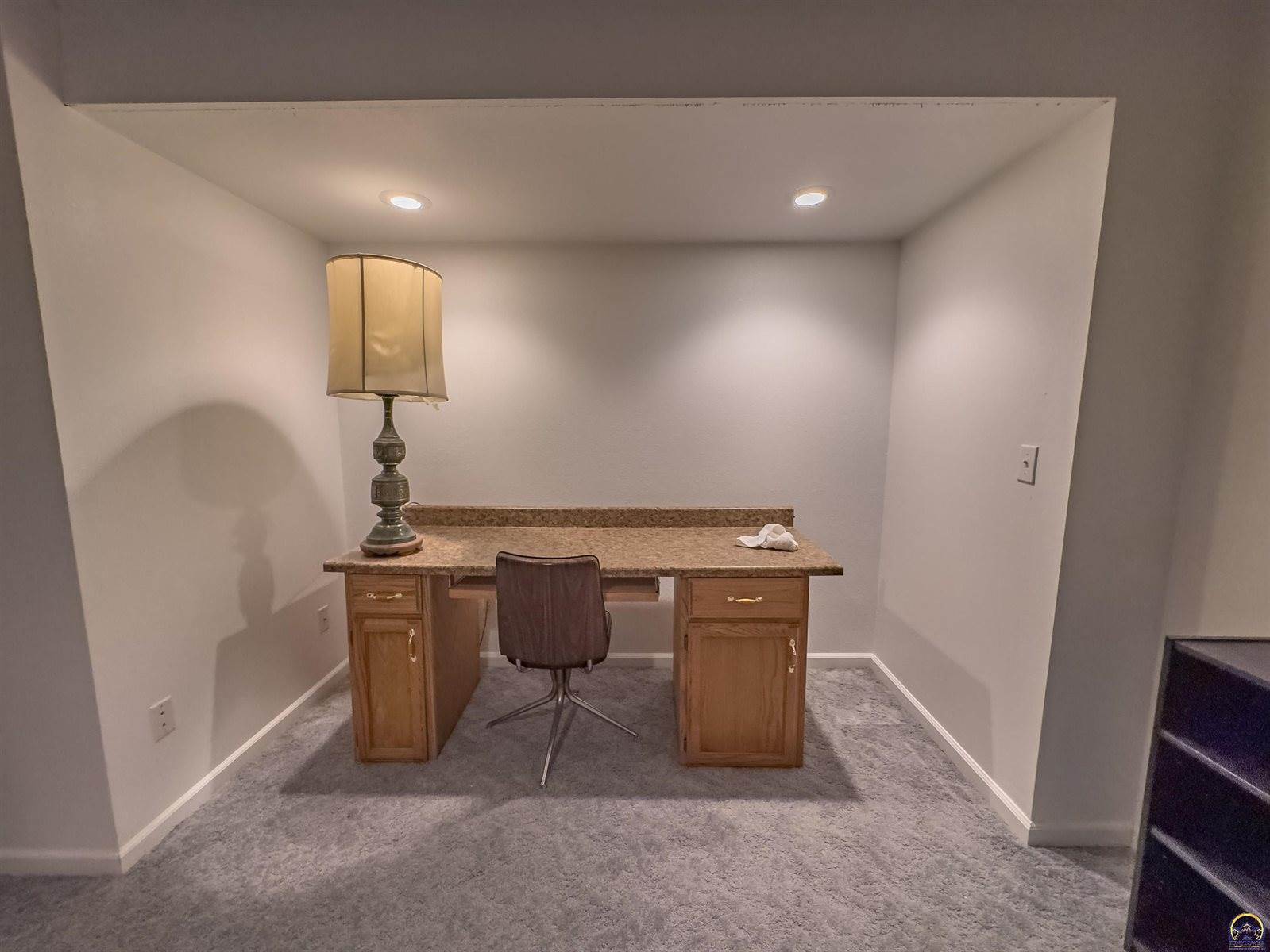 232 NE 60th St, Topeka, KS 66617