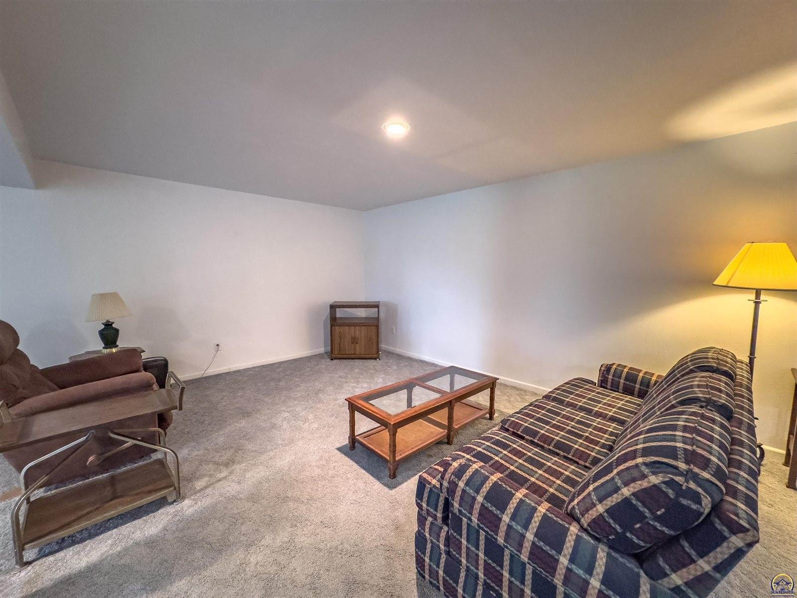 232 NE 60th St, Topeka, KS 66617