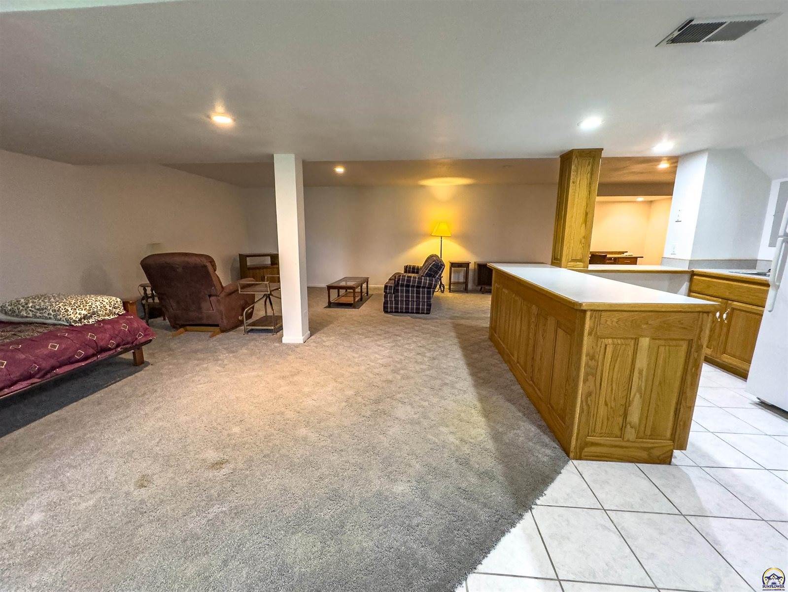 232 NE 60th St, Topeka, KS 66617