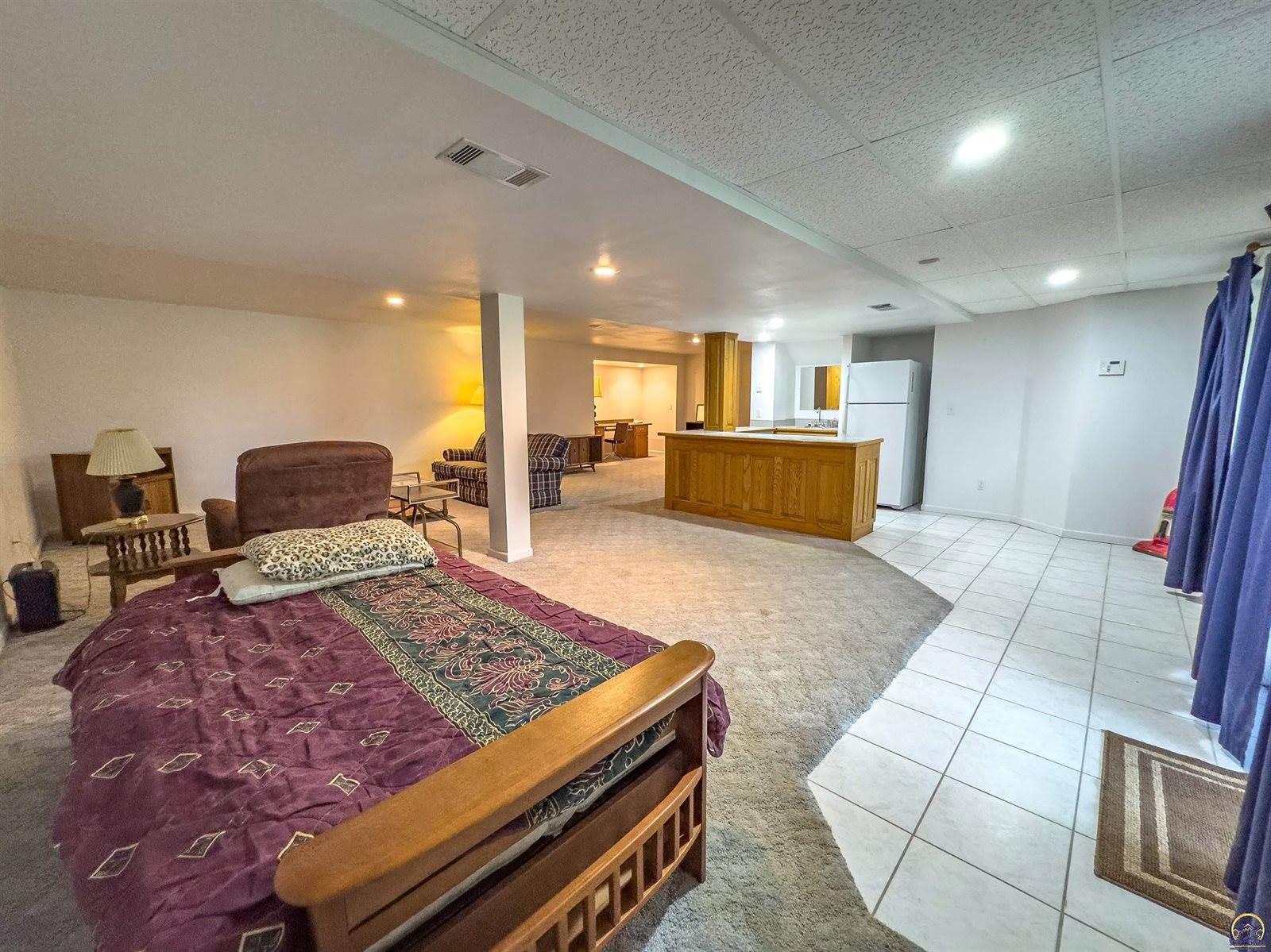 232 NE 60th St, Topeka, KS 66617