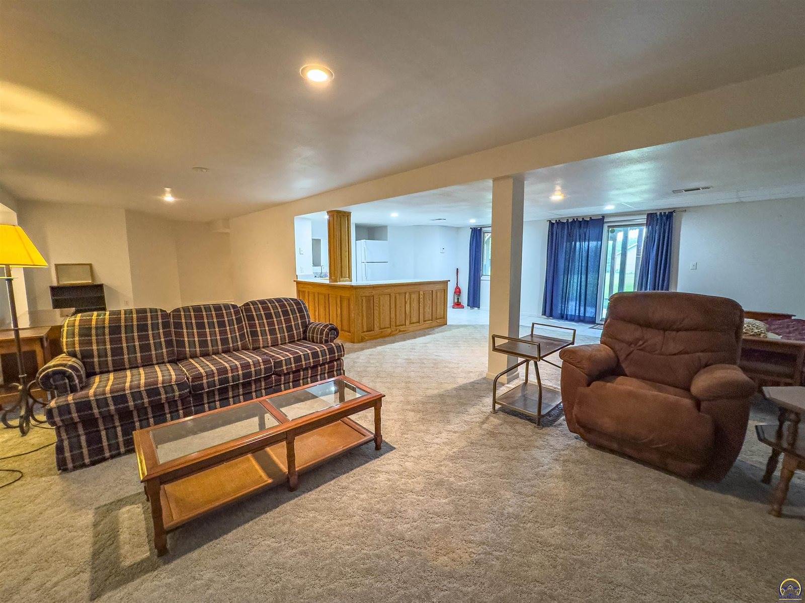 232 NE 60th St, Topeka, KS 66617