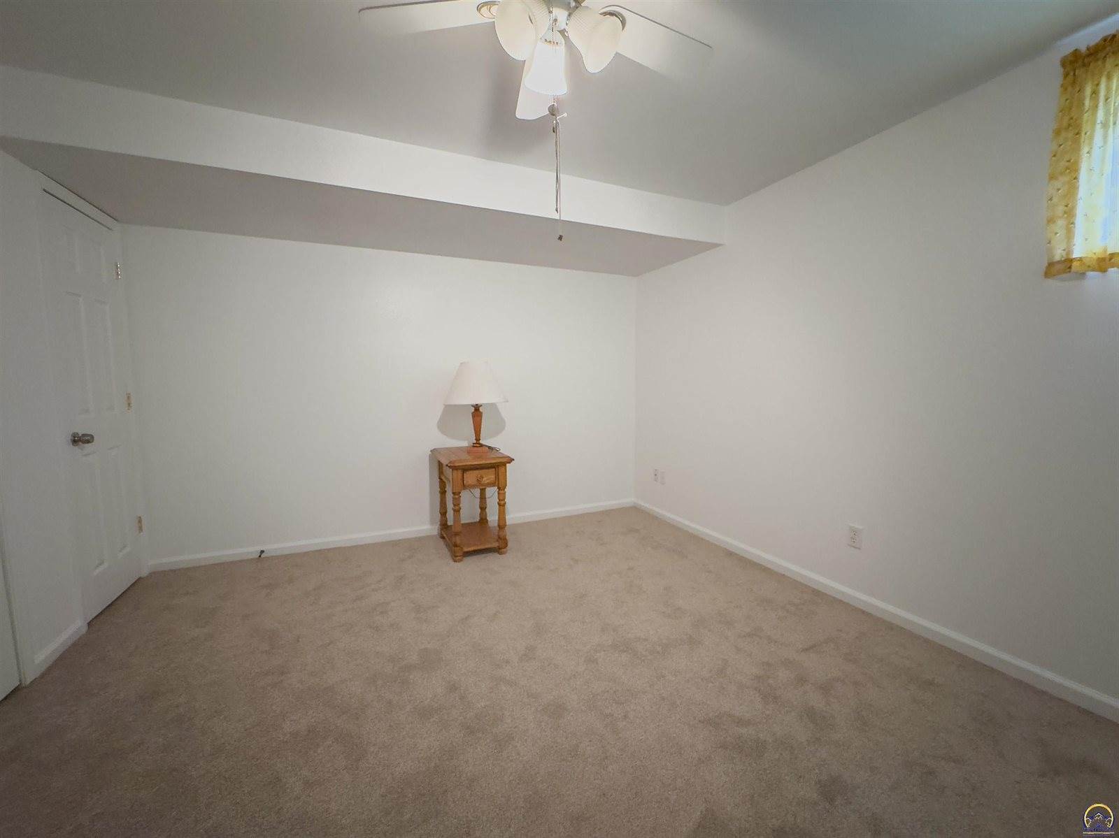 232 NE 60th St, Topeka, KS 66617