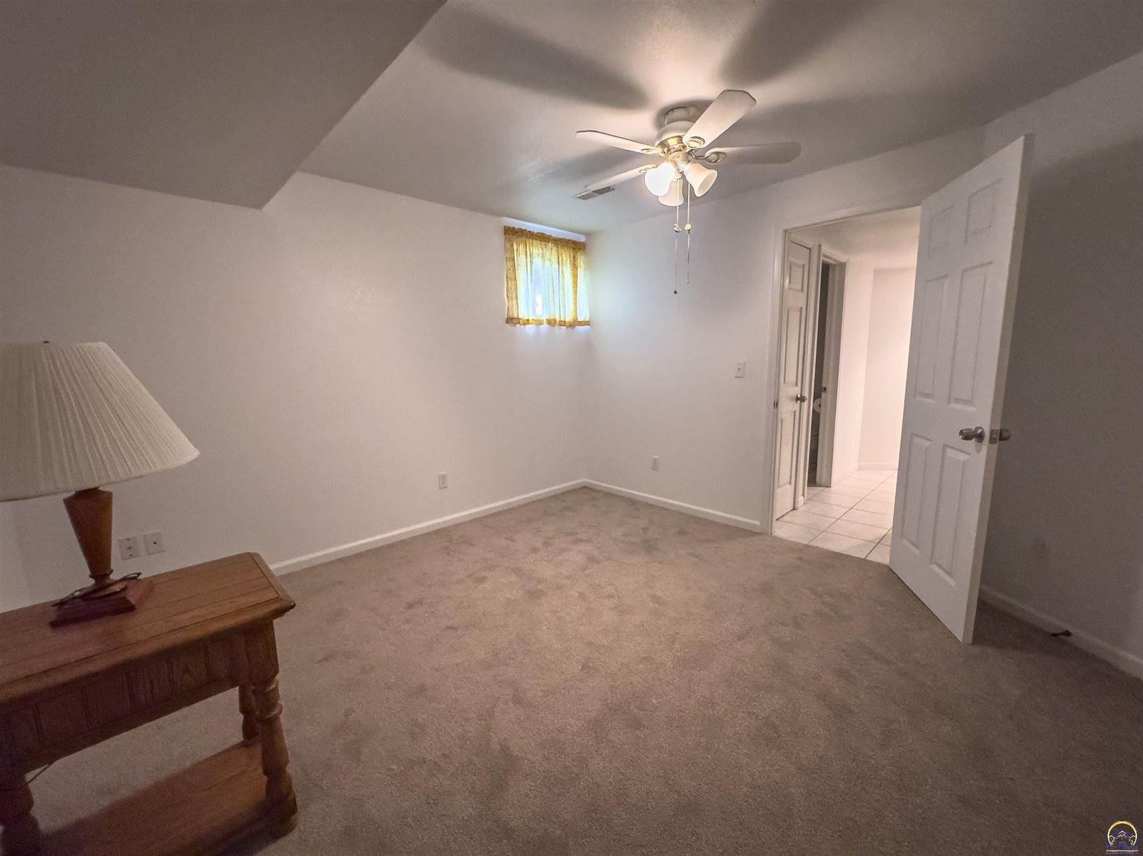 232 NE 60th St, Topeka, KS 66617