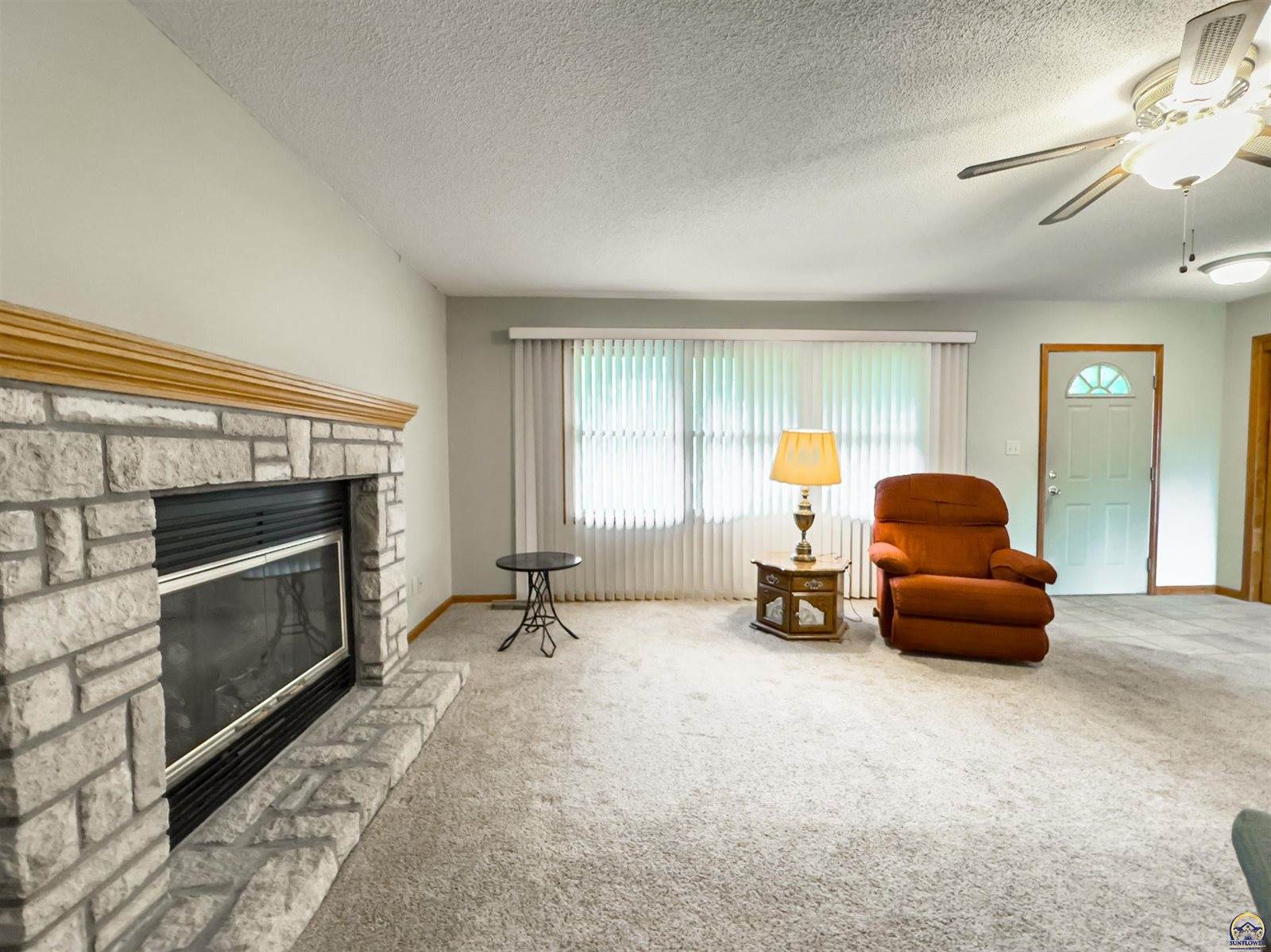 232 NE 60th St, Topeka, KS 66617