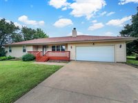 232 NE 60th St, Topeka, KS 66617