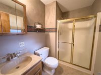 232 NE 60th St, Topeka, KS 66617