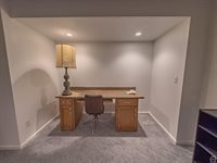 232 NE 60th St, Topeka, KS 66617