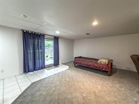 232 NE 60th St, Topeka, KS 66617