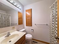 232 NE 60th St, Topeka, KS 66617