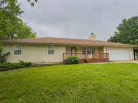 232 NE 60th St, Topeka, KS 66617