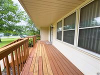 232 NE 60th St, Topeka, KS 66617