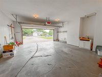 232 NE 60th St, Topeka, KS 66617