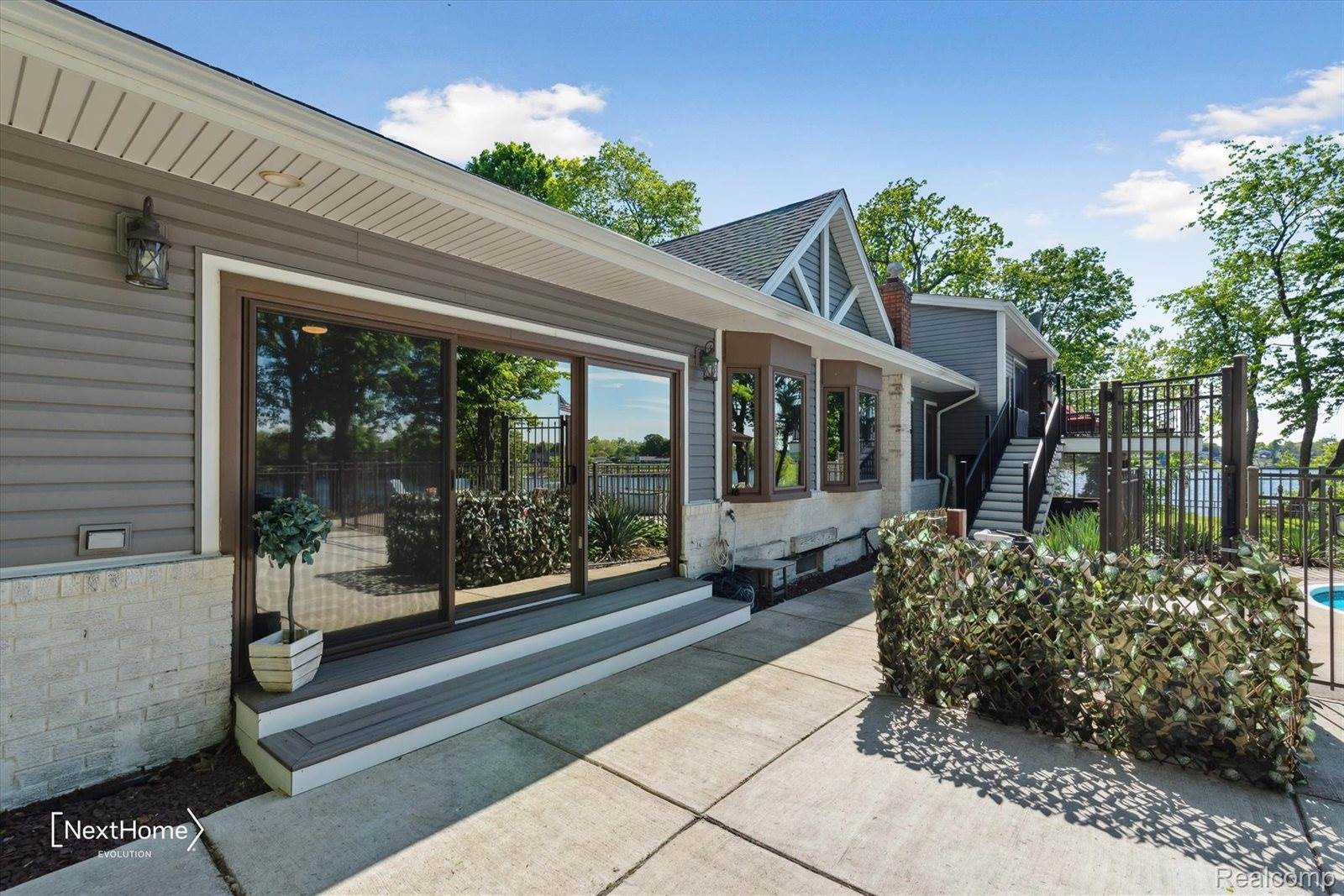 47400 West Huron River Drive, VanBurenCharterTownship_Wayne, MI 48111