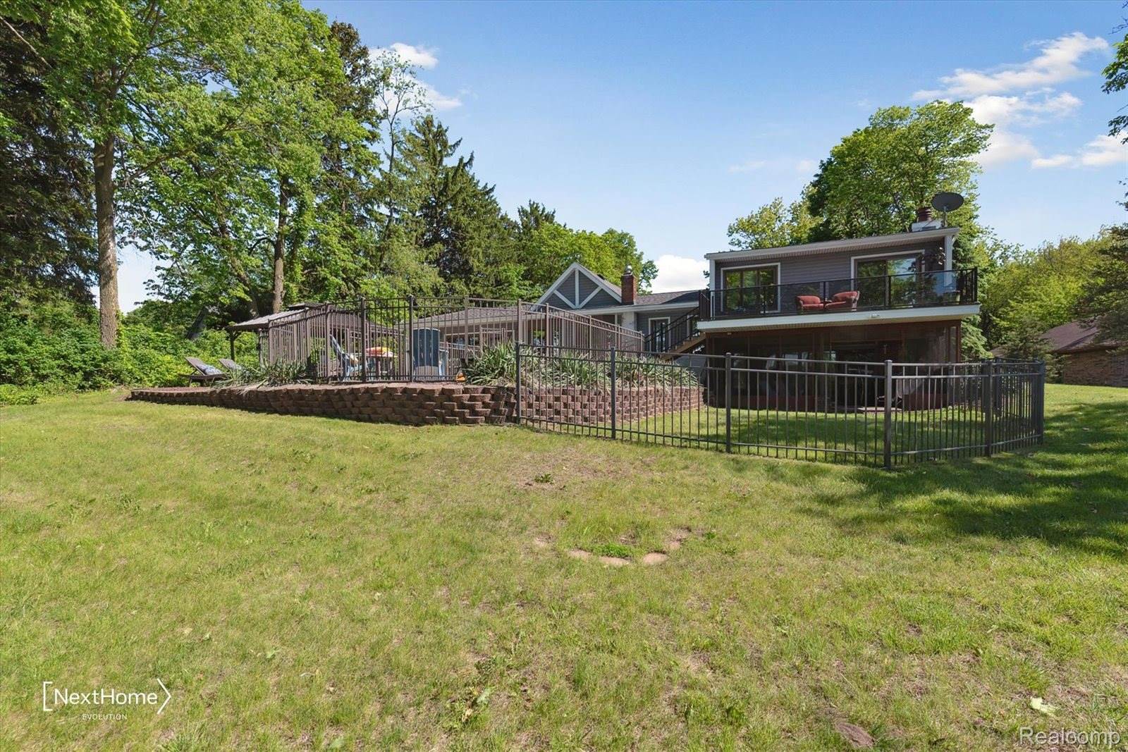 47400 West Huron River Drive, VanBurenCharterTownship_Wayne, MI 48111