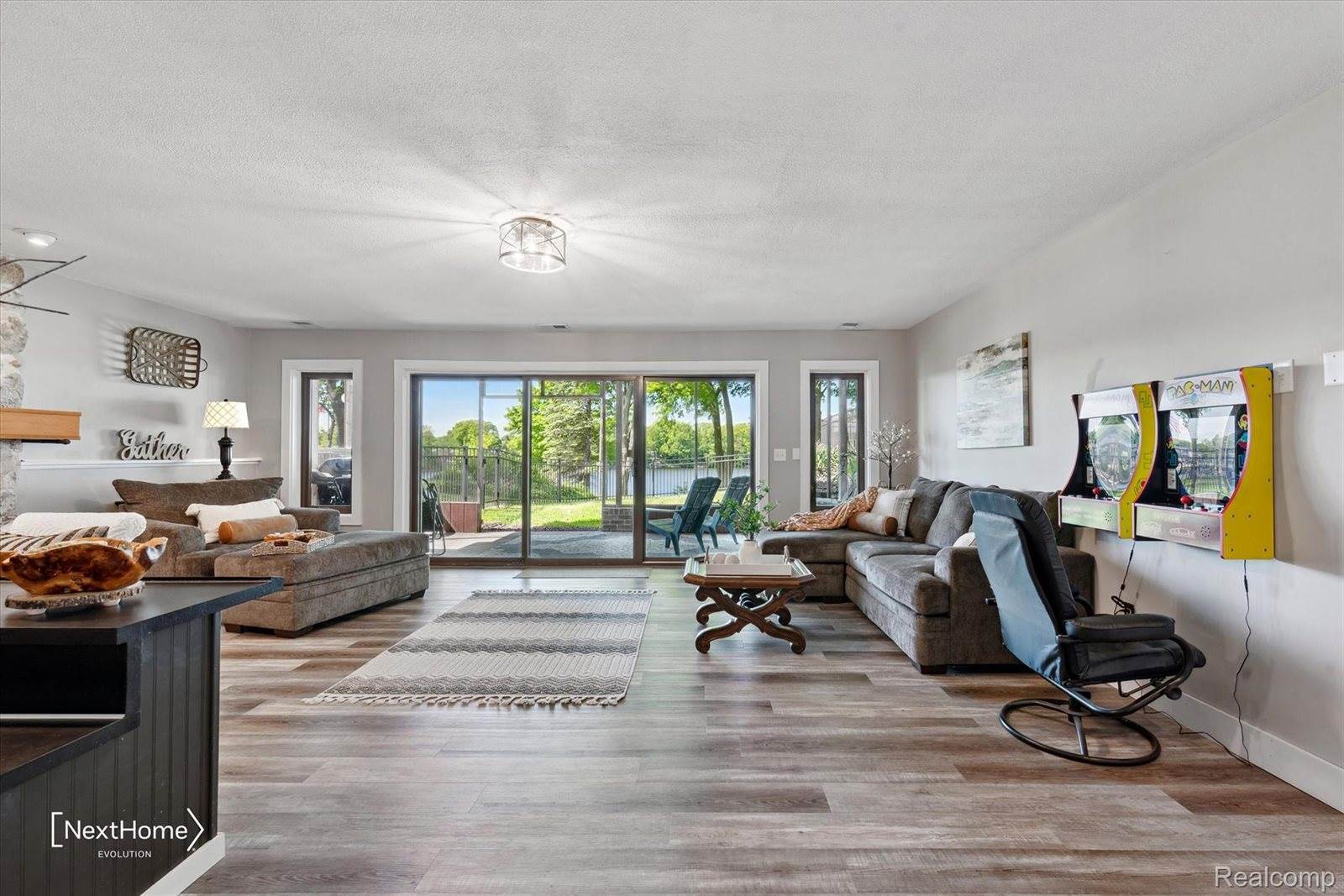 47400 West Huron River Drive, VanBurenCharterTownship_Wayne, MI 48111