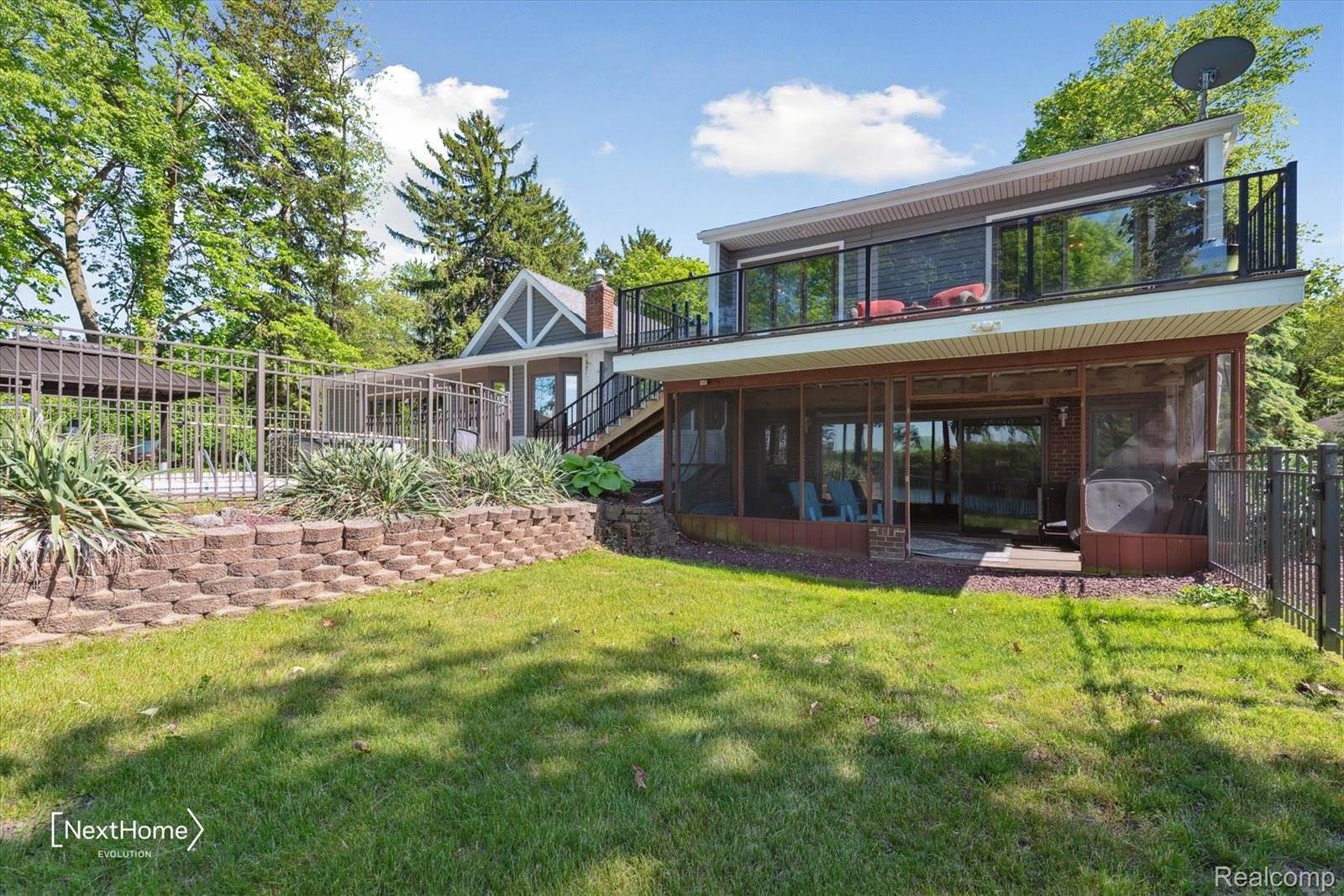 47400 West Huron River Drive, VanBurenCharterTownship_Wayne, MI 48111