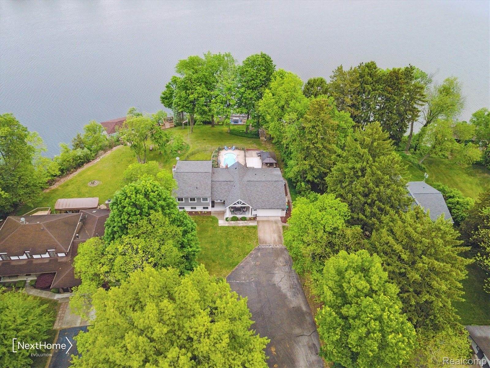 47400 West Huron River Drive, VanBurenCharterTownship_Wayne, MI 48111