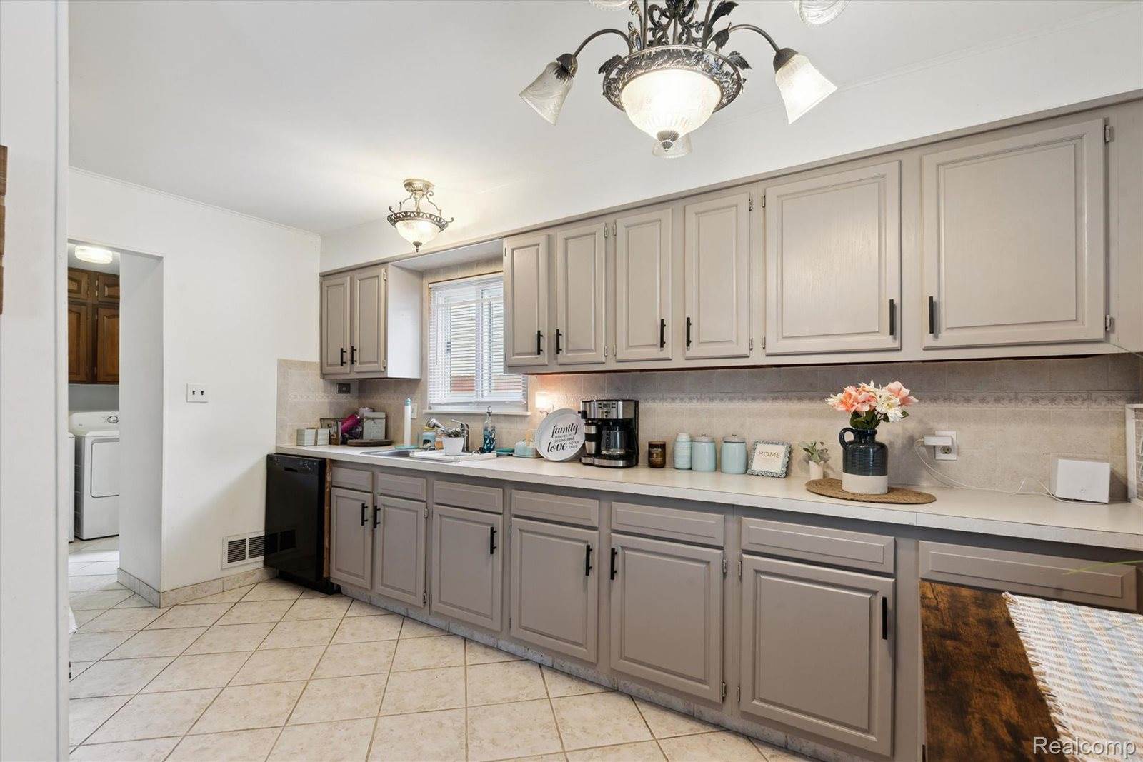 6057 Sylvia Street, TaylorCity_Wayne, MI 48180